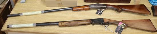 Four de-activated guns with certificates